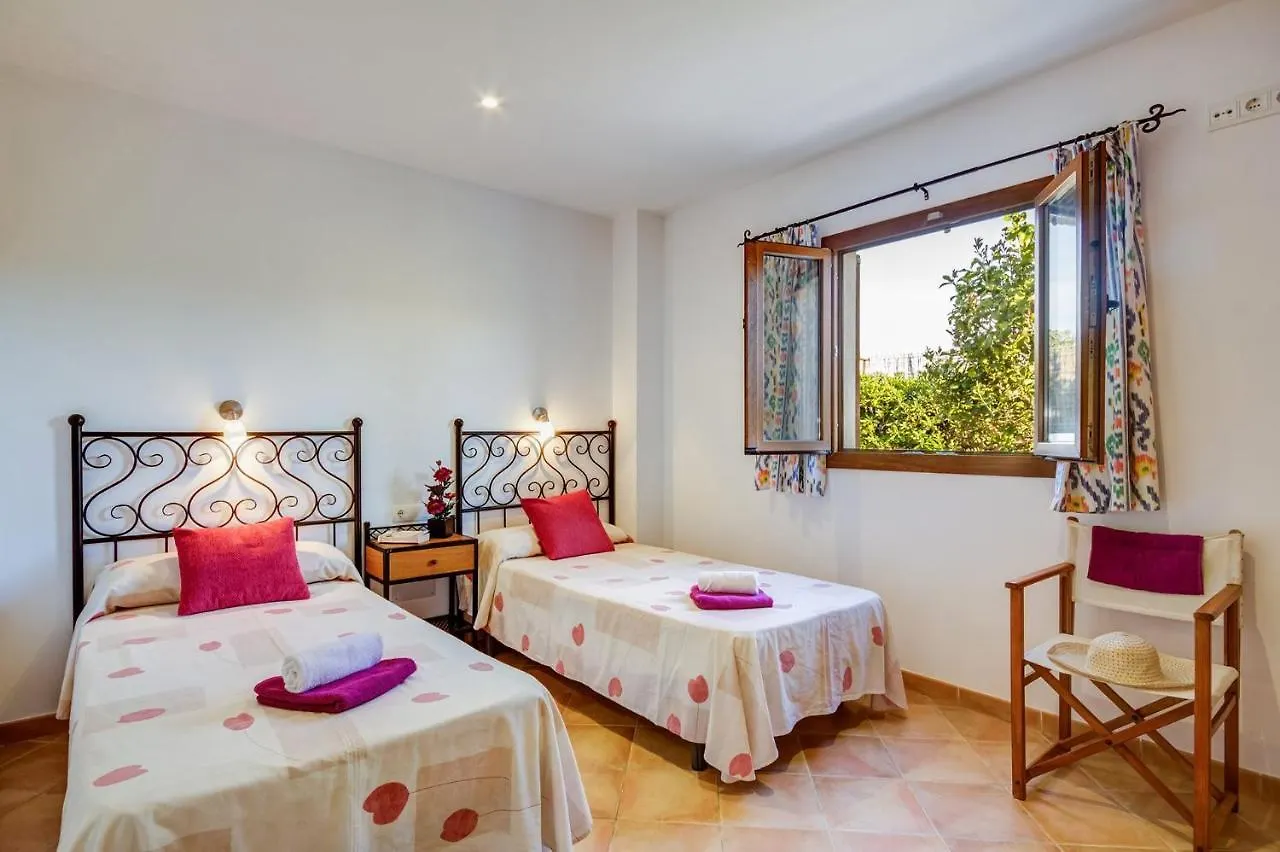 Ibiza 4 Bedroom Villa, Cala'N Blanes カラ・エン・ブラネス ヴィラ