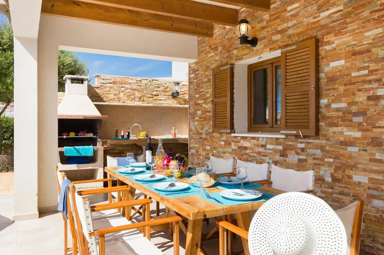 Ibiza 4 Bedroom Villa, Cala'N Blanes カラ・エン・ブラネス ヴィラ
